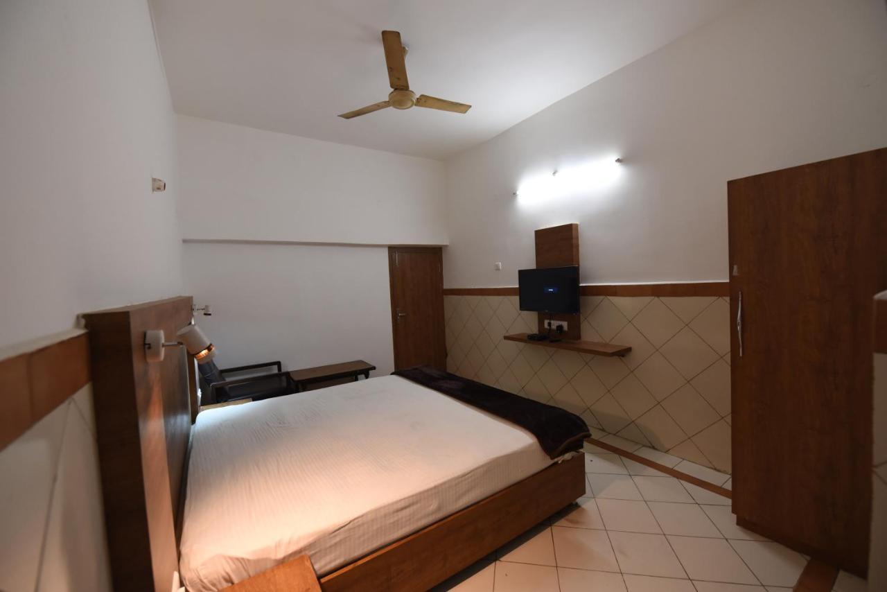 Hotel Mayur Gorakhpur Phòng bức ảnh