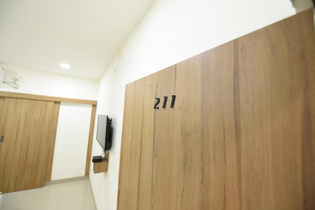 Hotel Mayur Gorakhpur Ngoại thất bức ảnh